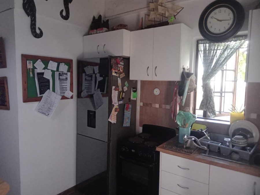 6 Bedroom Property for Sale in Wavecrest Eastern Cape